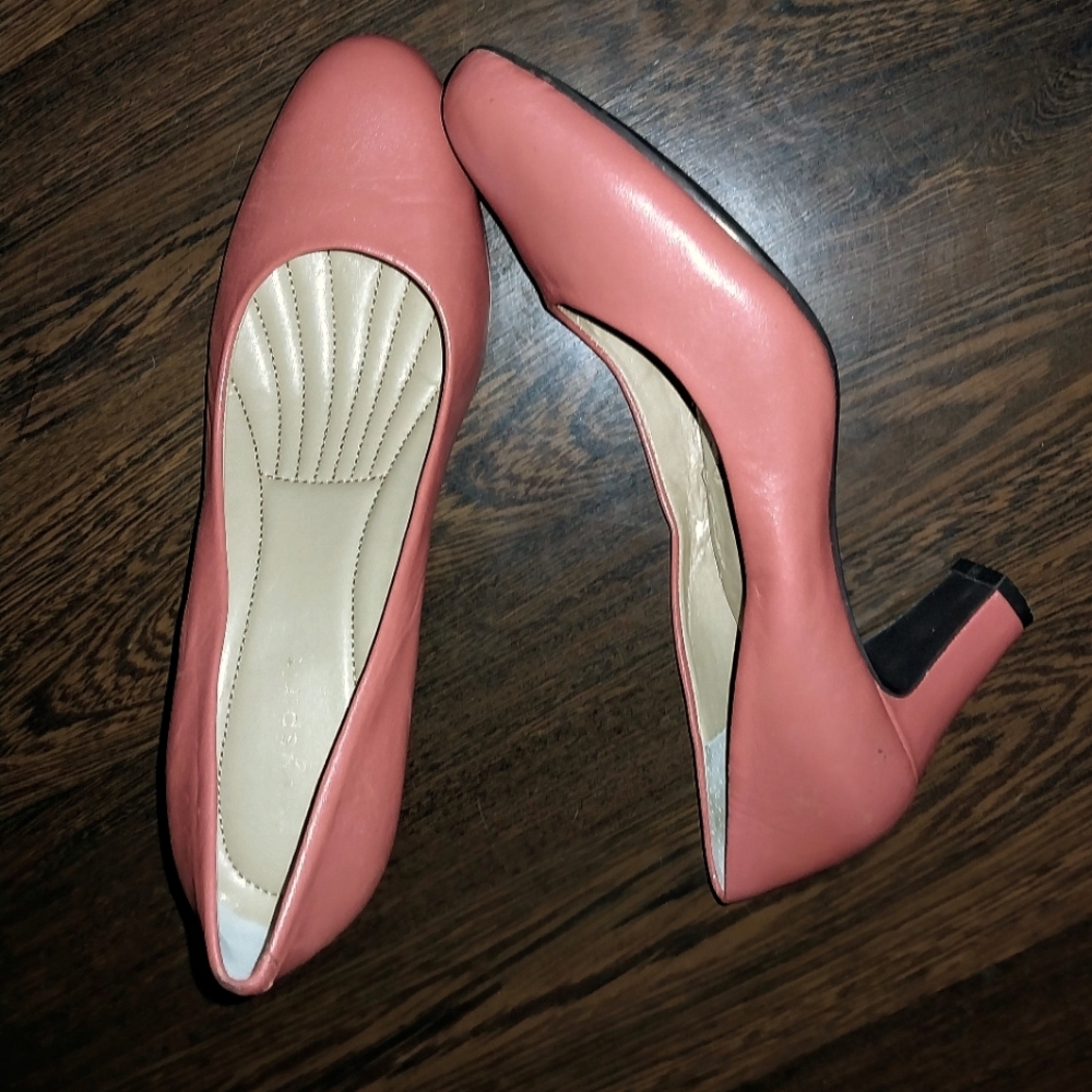 EASY SPIRIT Leather Heels Pumps Sz 6M EUC